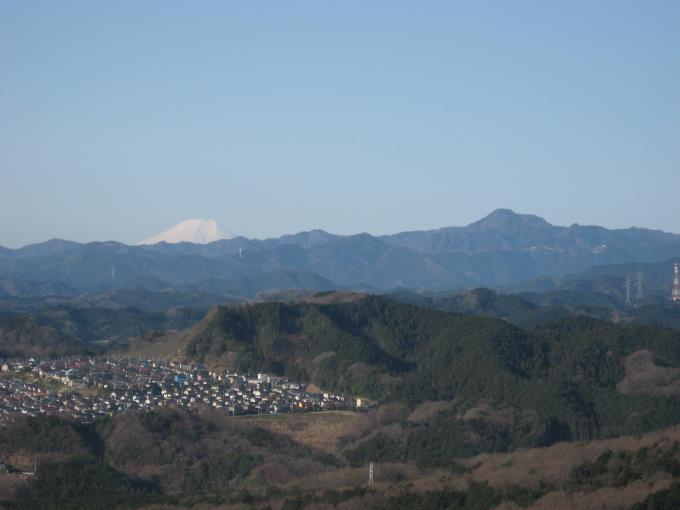 二の鳥居から見た富士山と大岳山