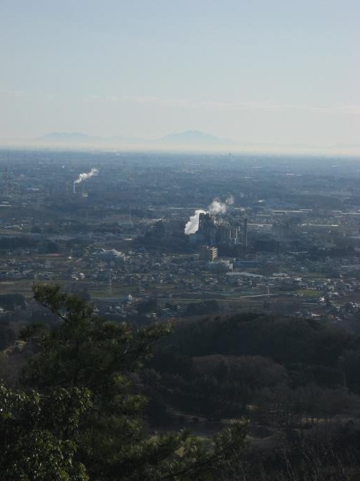 日和田山山頂から見える筑波山