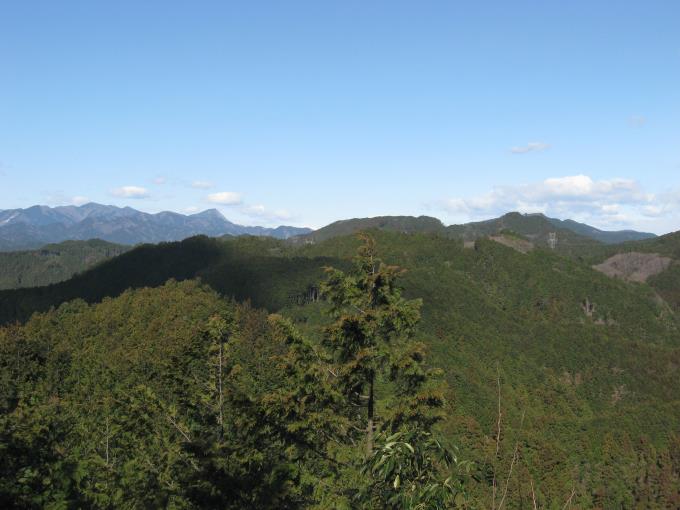 スカリ山山頂から北側の展望（武甲山、越上山、関八州見晴台）