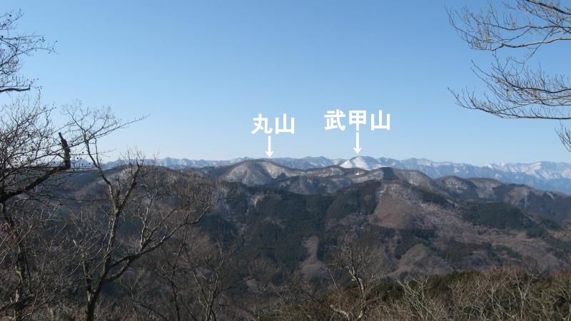 展望岩から見た武甲山と丸山