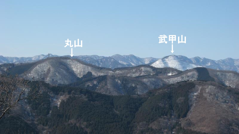武甲山と丸山のアップ