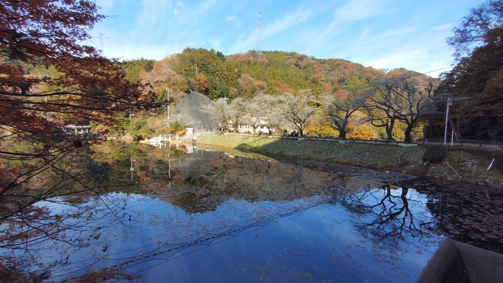鎌北湖堤防全景