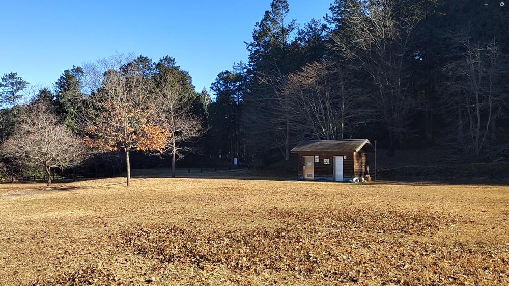 山仕事の広場内公衆トイレ